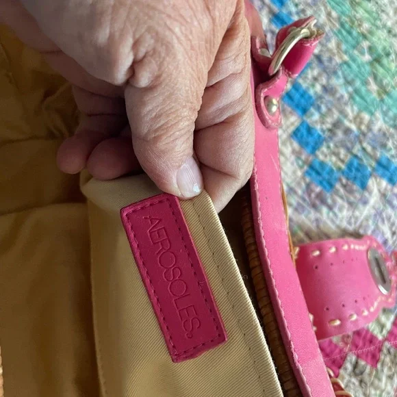 Pink and Tan Woven Women's Bag - Picture 3 of 7